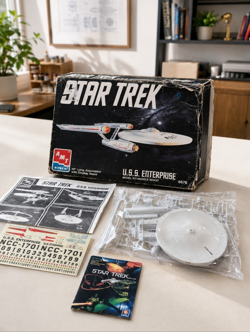 1989 AMT Ertl Star Trek USS Enterprise 1:650 Model Kit 6676 Sealed Parts